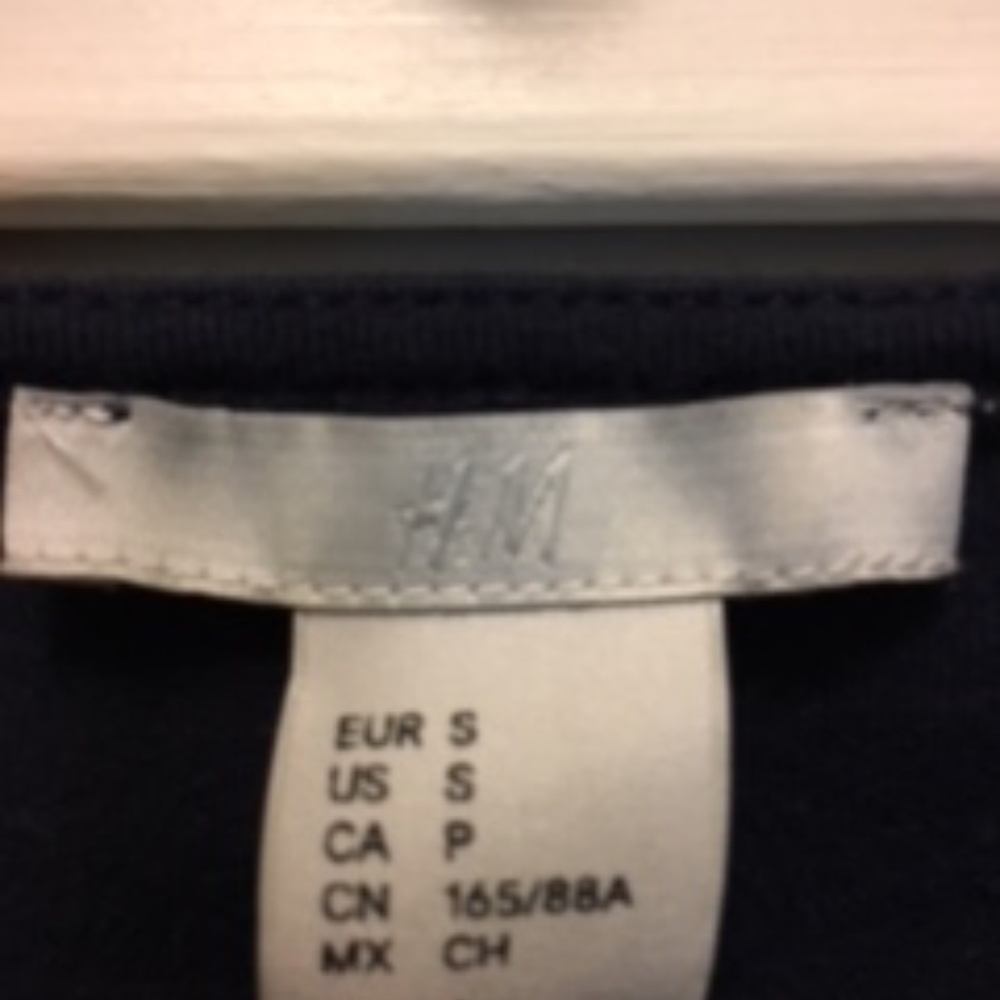H&M Top - Picture 2 of 4